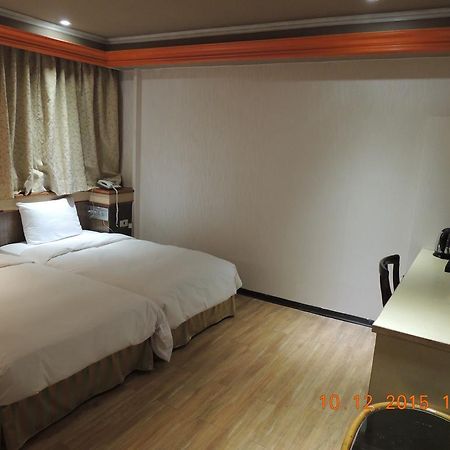 Many Flower Business Hotel Taipei Exterior photo