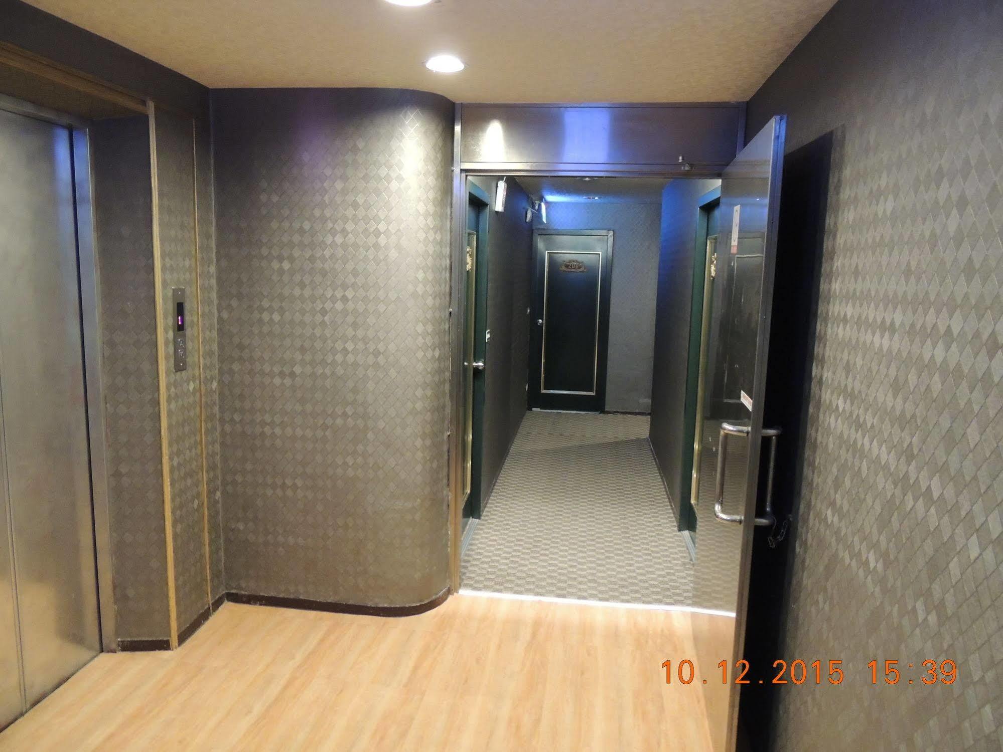 Many Flower Business Hotel Taipei Exterior photo