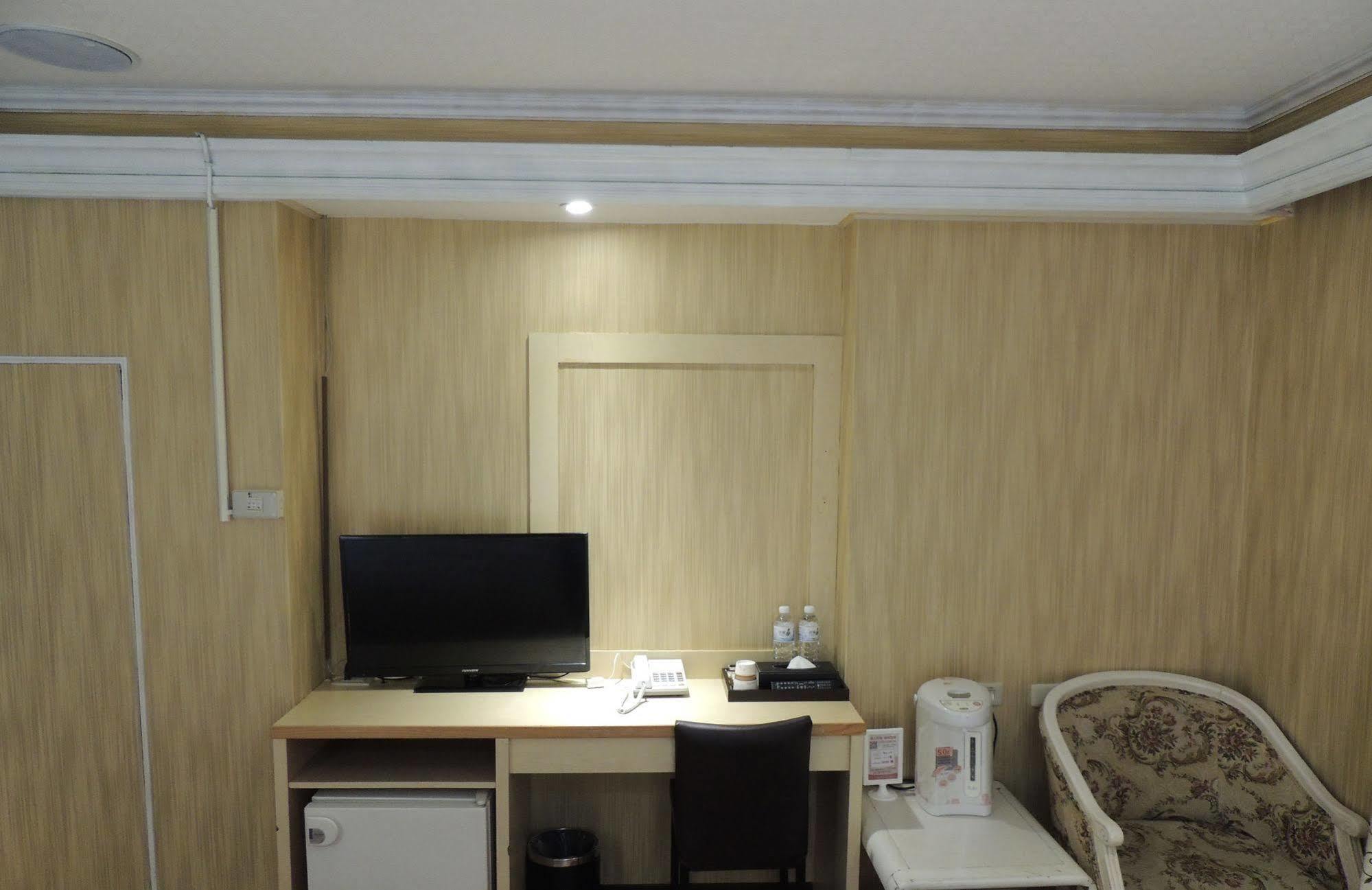 Many Flower Business Hotel Taipei Exterior photo
